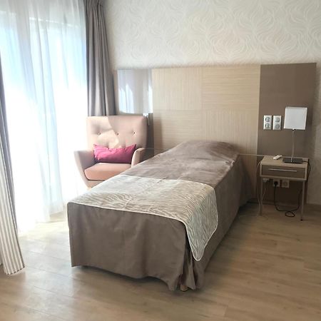 Zenao Montreuil- Croix De Chavaux Apartment Montreuil  Luaran gambar