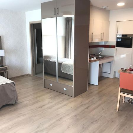 Zenao Montreuil- Croix De Chavaux Apartment Montreuil  Luaran gambar