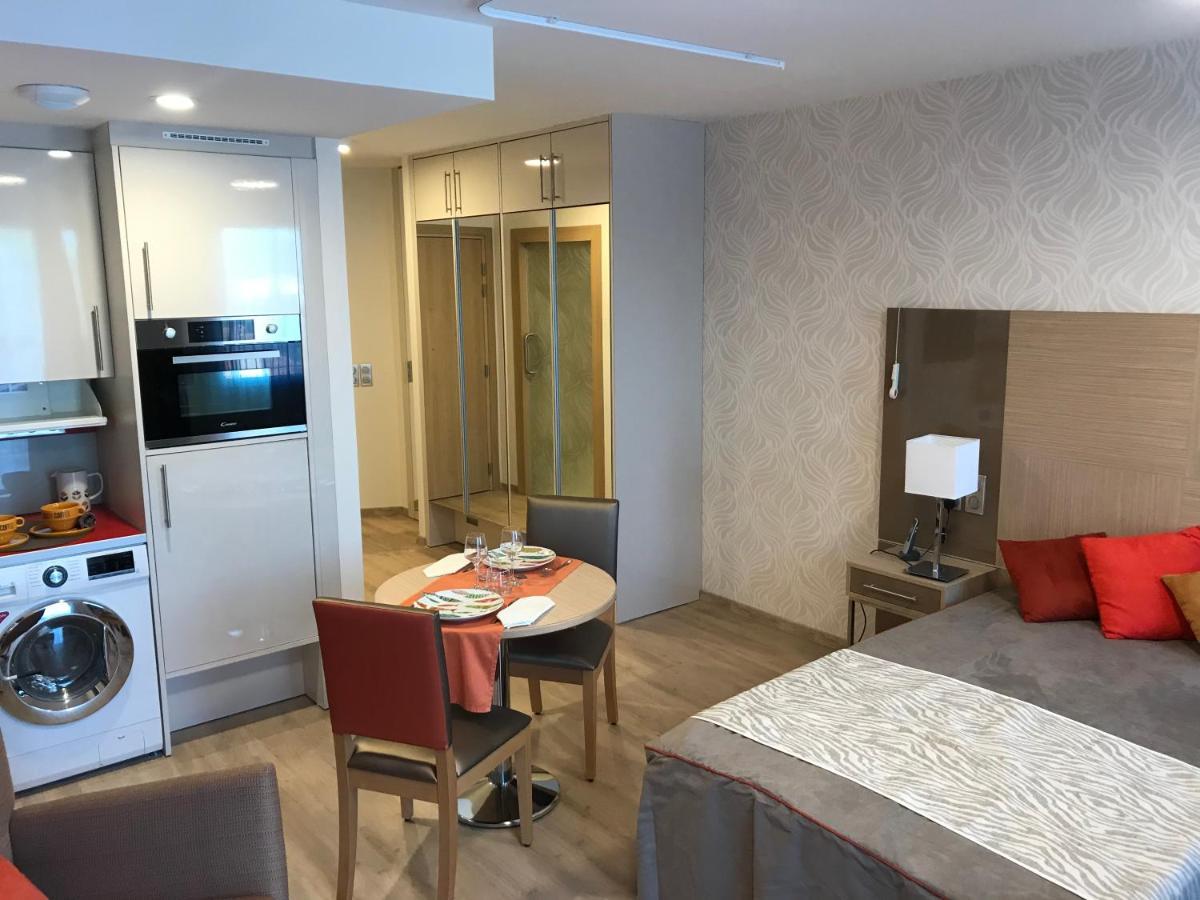 Zenao Montreuil- Croix De Chavaux Apartment Montreuil  Luaran gambar