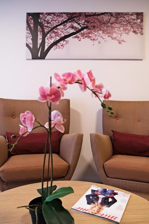 Zenao Montreuil- Croix De Chavaux Apartment Montreuil  Luaran gambar