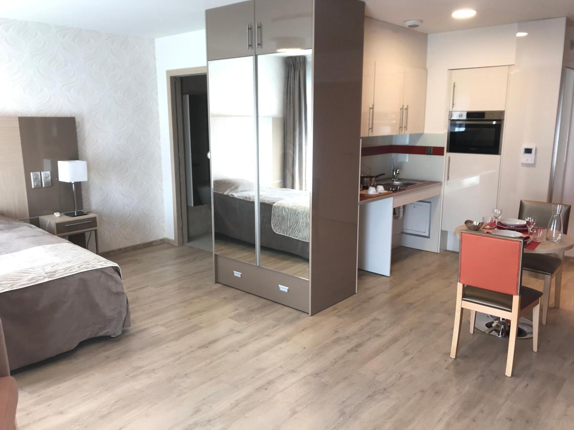 Zenao Montreuil- Croix De Chavaux Apartment Montreuil  Luaran gambar